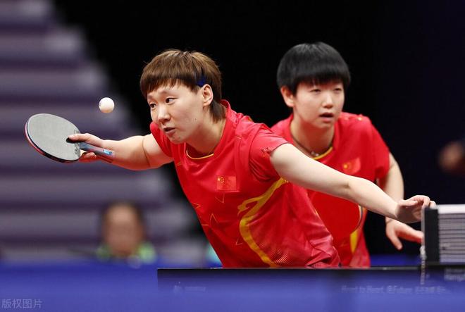 尖车手逼入 尖车手逼入